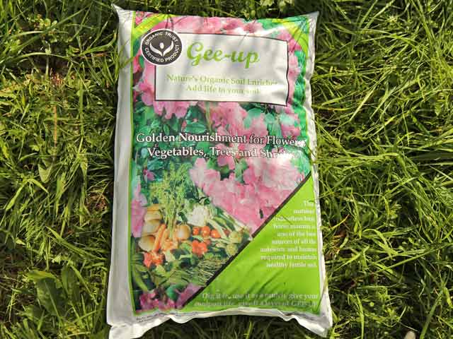 Gee Up Horse Manure Organically Certified 18kg bags Questions & Answers